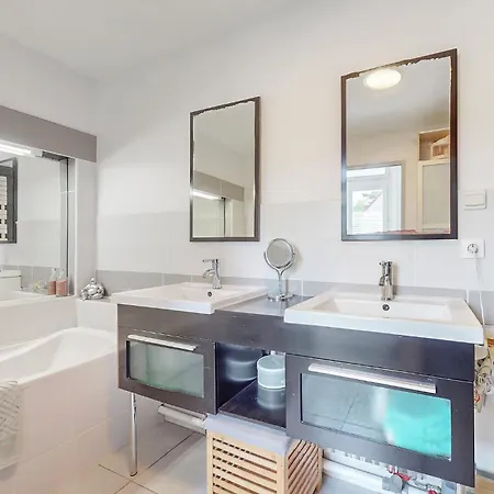 度假居 Awesome In La Bataille *