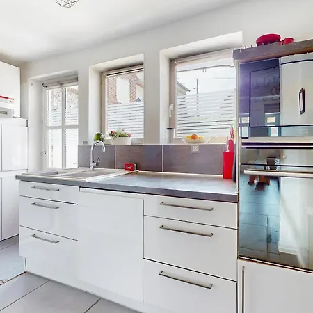 Awesome In La Bataille 度假居 *